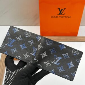 LV Wallet - B - Image 3