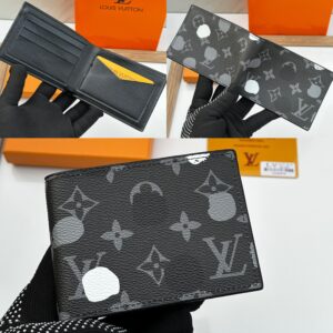 LV Wallet - D - Image 2
